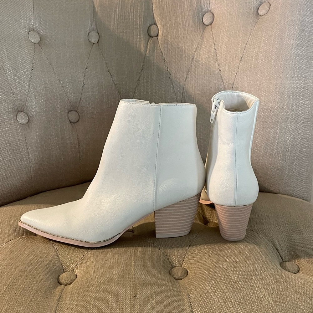 White Lulu’s Spirit Ankle Booties. 7.5